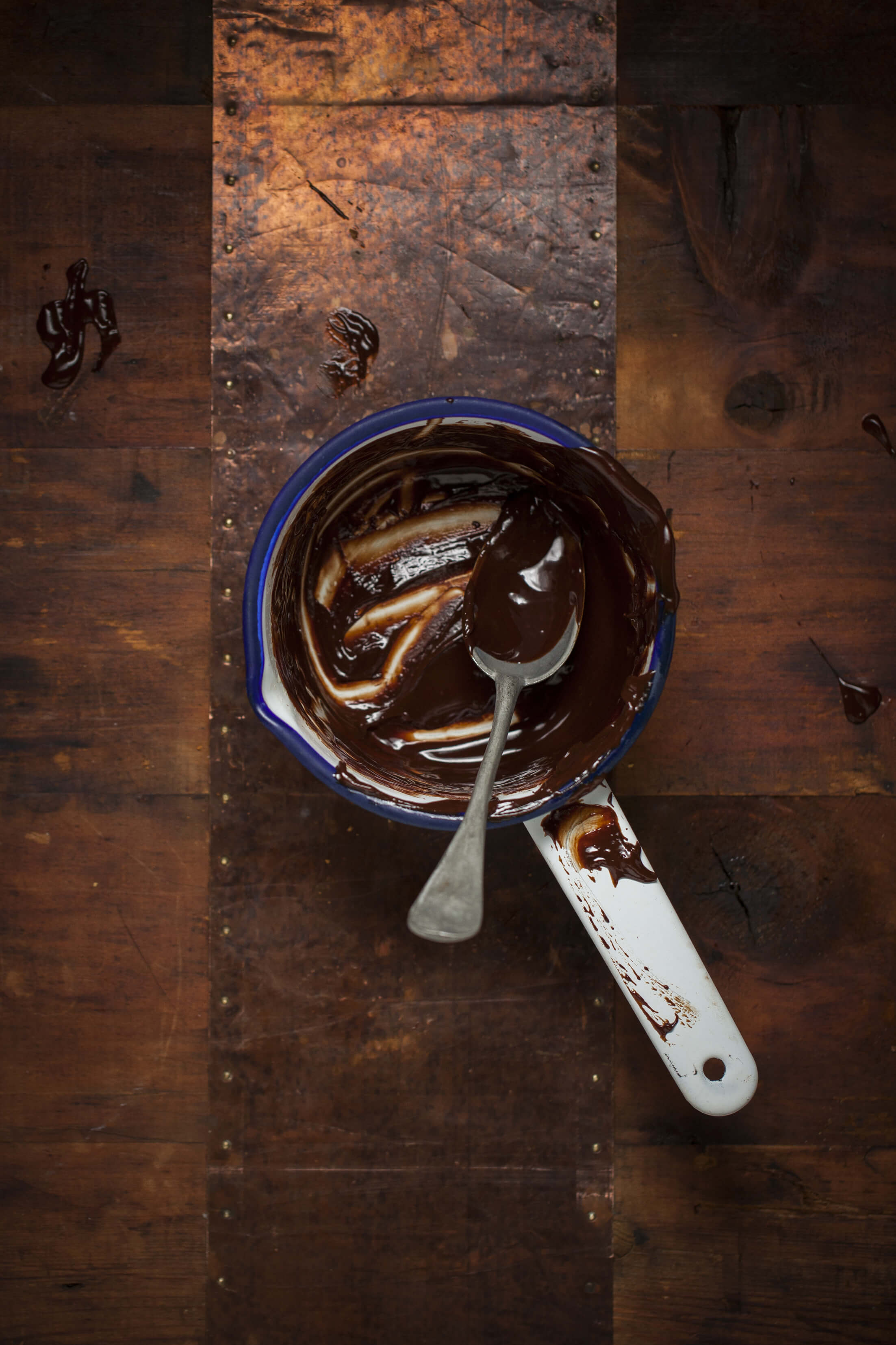 What's the Difference Between Mylk + Dark Naked Chocolat?