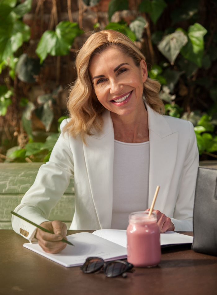 What's The Difference Between Prebiotics & Probiotics?