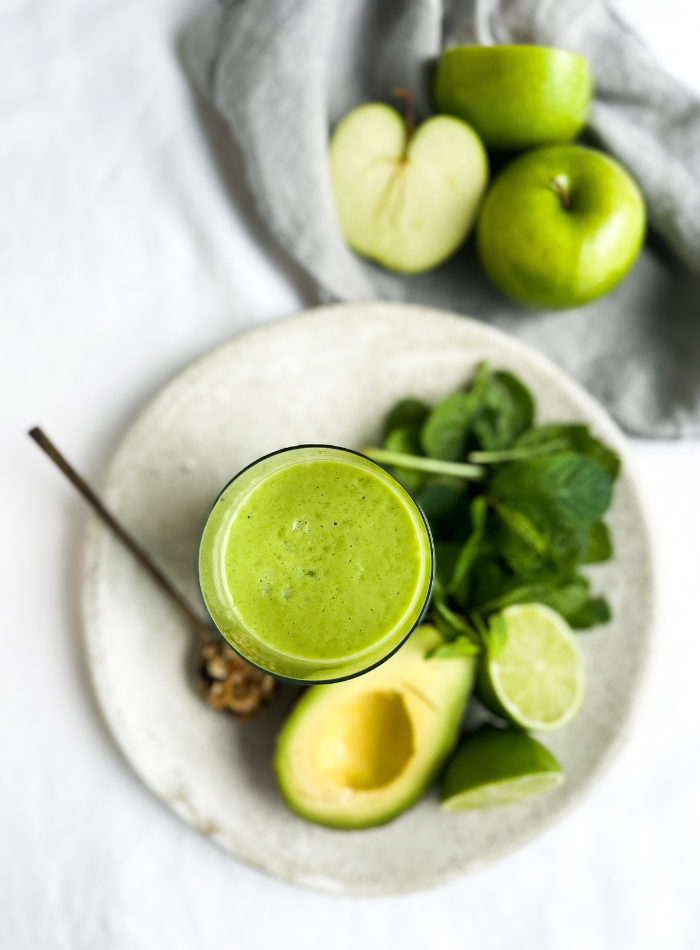 My 3 Ingredient Smoothie For Glowing Skin + Healthy Hair